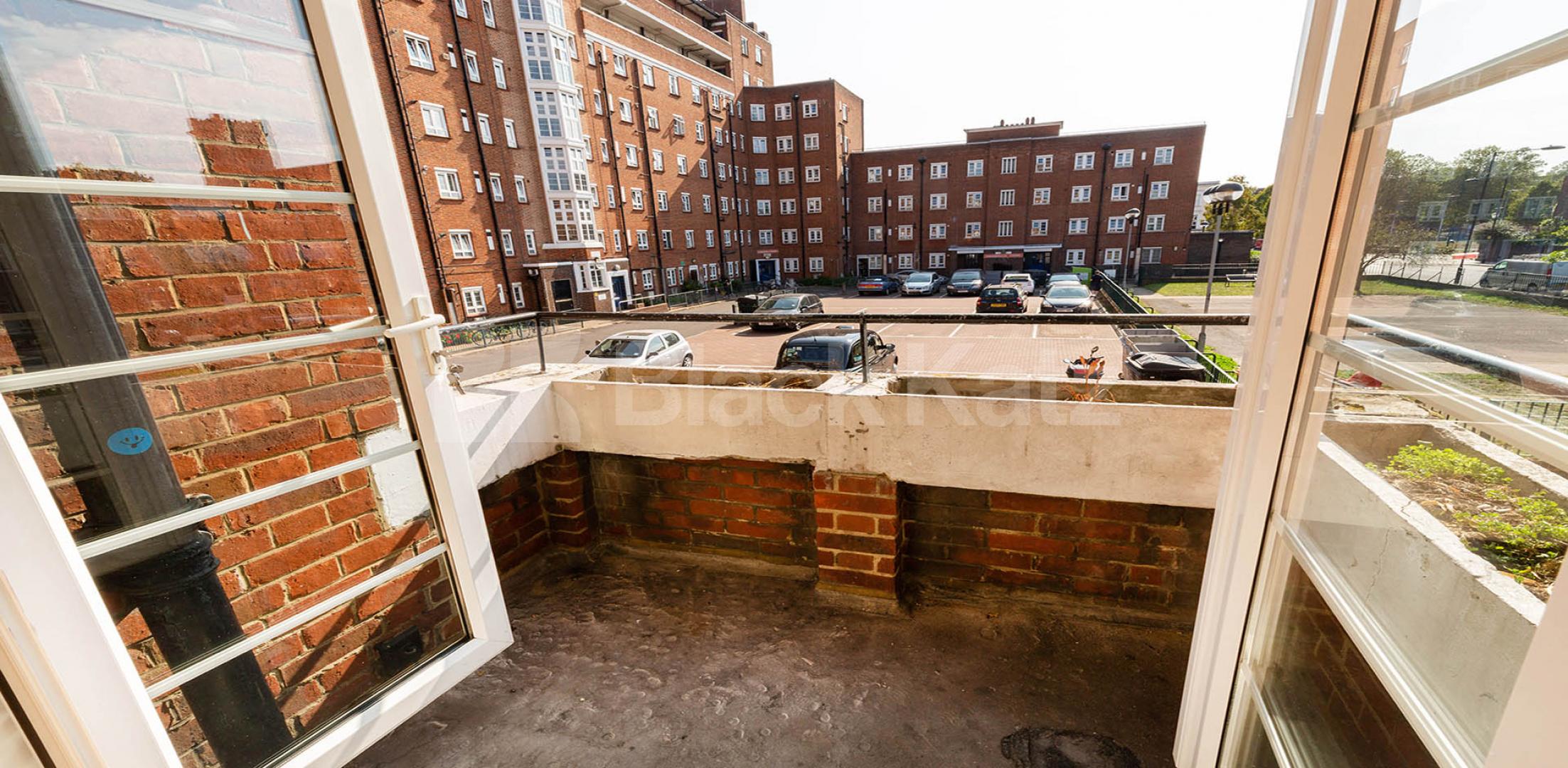 			3 Bedroom, 1 bath, 1 reception Flat			 Castlehaven Road, Camden